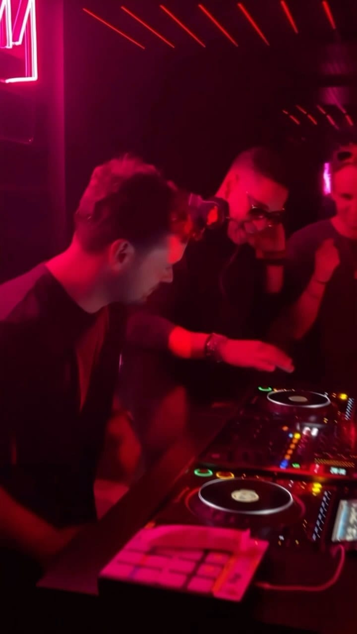Post 10 by Dj polin on Instagram (video)