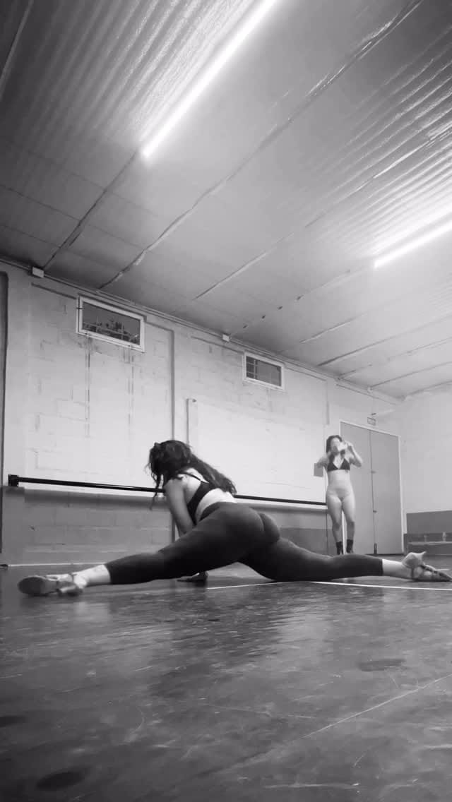 Post 8 by dancer, teacher y choreographer on Instagram (video)
