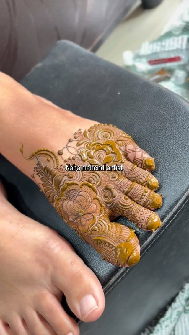 Post 1 by Naba Danish Sarvar | Mehendi Artist ☘️ on Instagram (video)