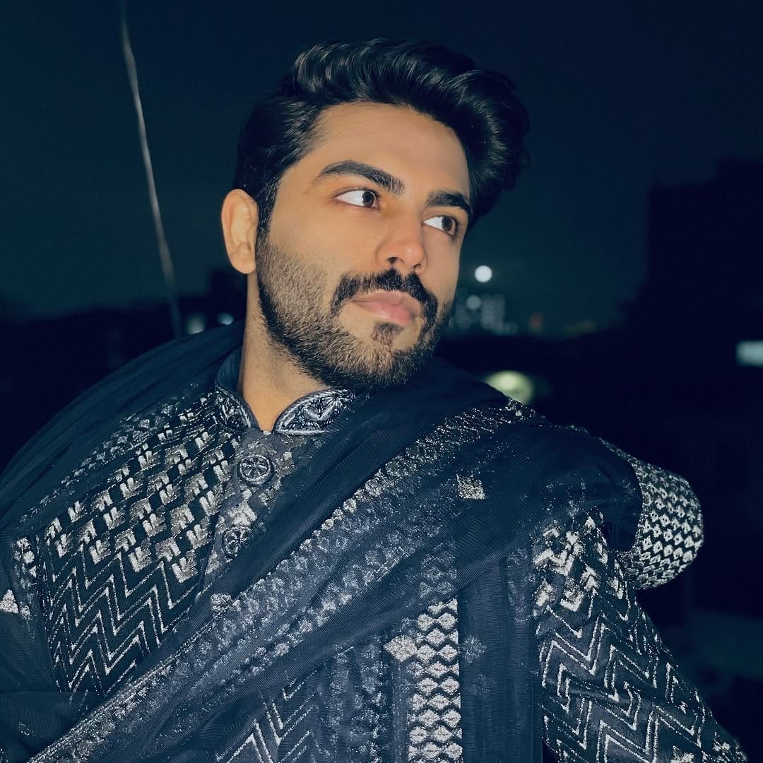 Post 10 by Yash Khurana on Instagram (image)