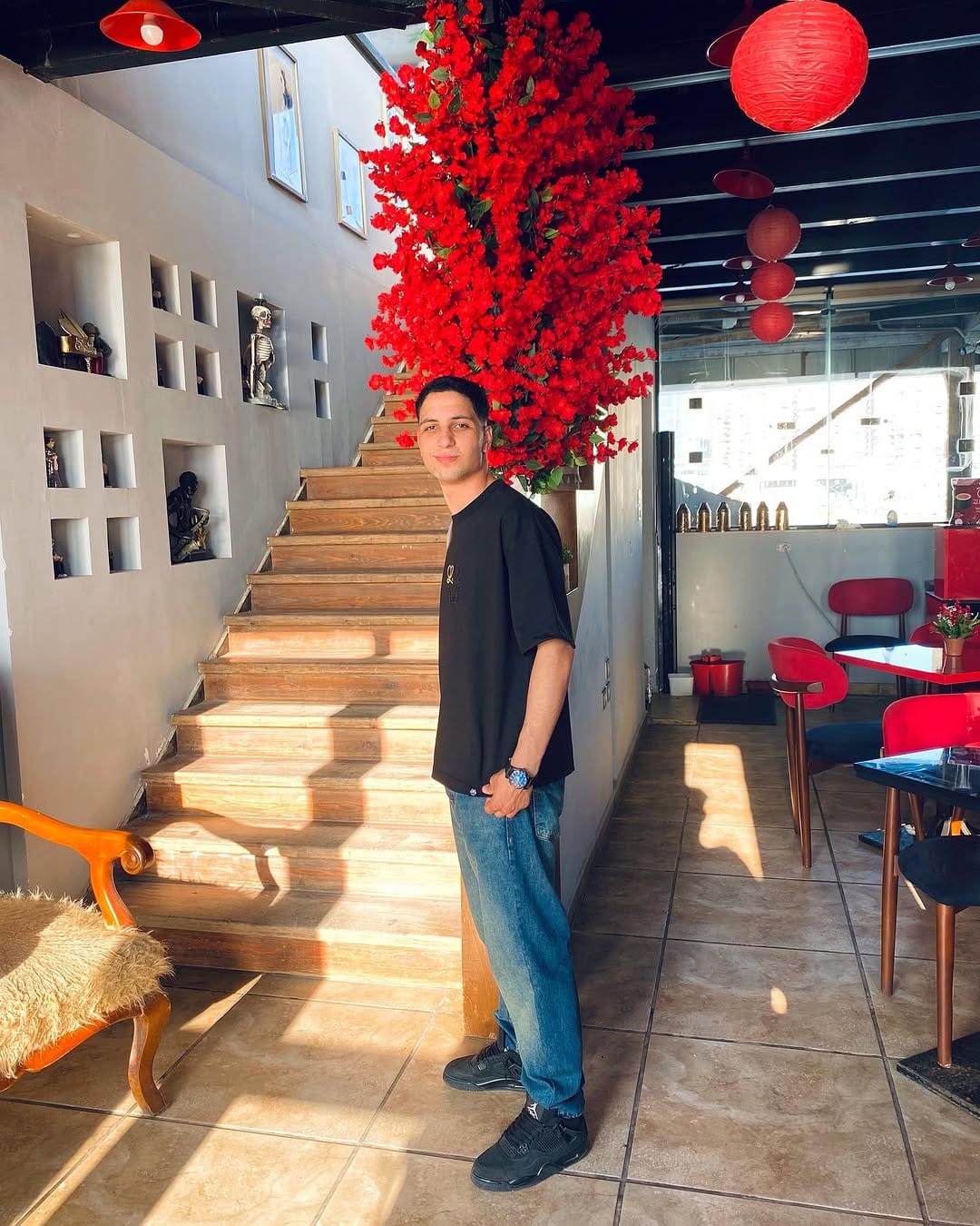 Post 8 by Youssef karam on Instagram (carousel)