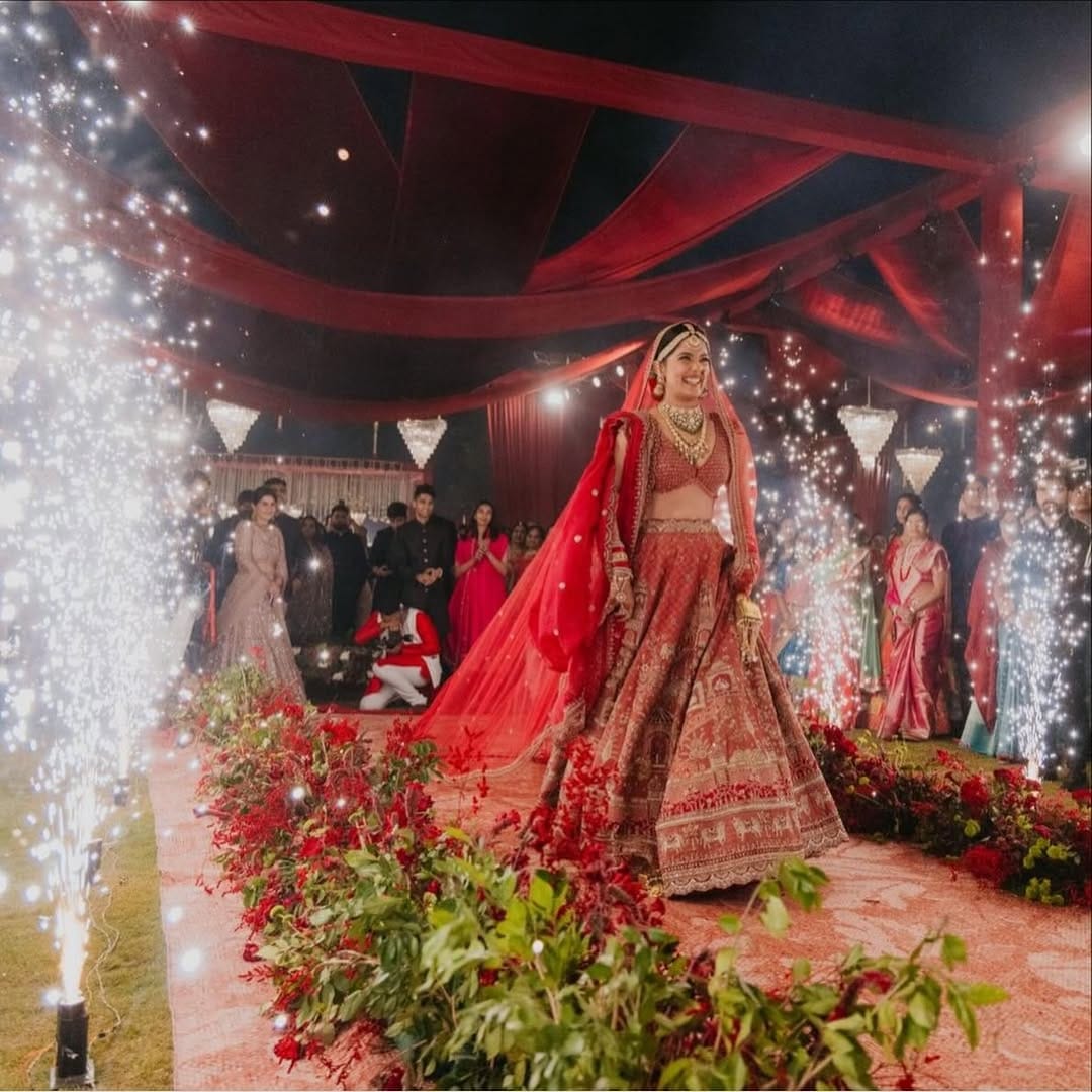 Post 10 by ✨Luxury Bridal Makeup | By Simran Mahajan on Instagram (carousel)
