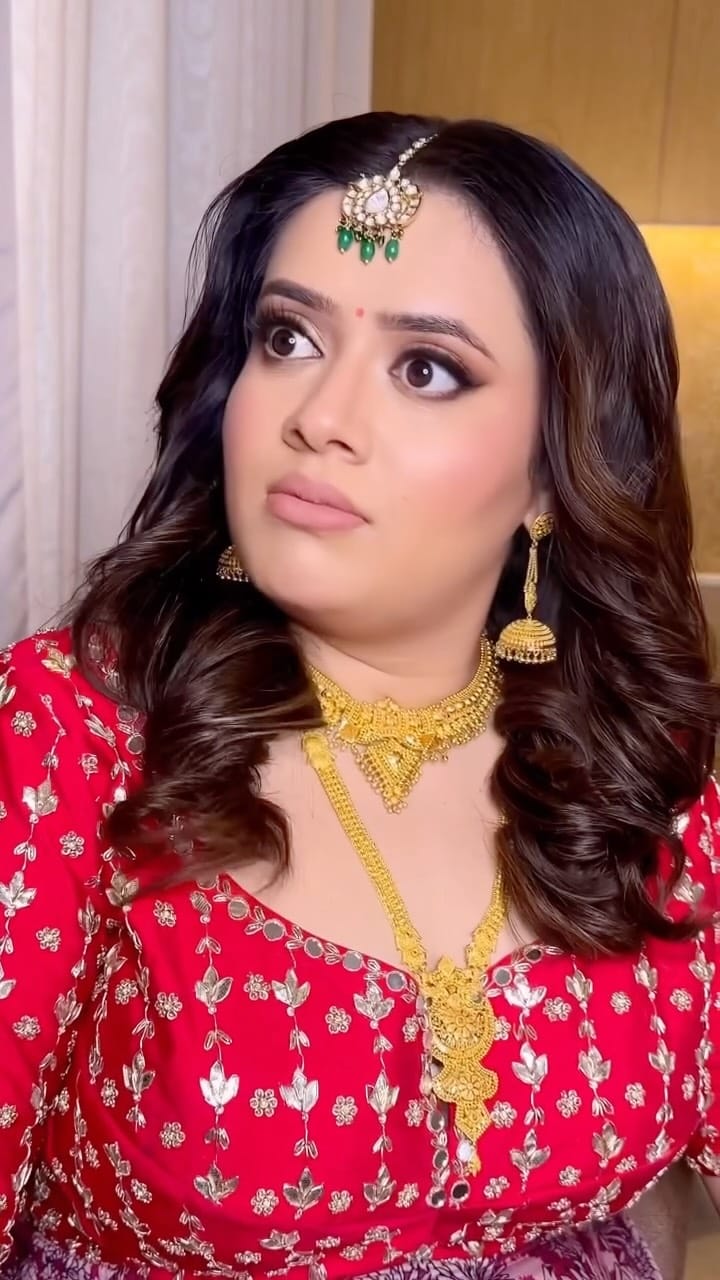 Post 9 by ✨Luxury Bridal Makeup | By Simran Mahajan on Instagram (video)