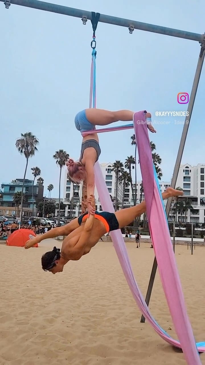 Post 4 by 🅙 🅞 🅔 🅨 on Instagram (video)