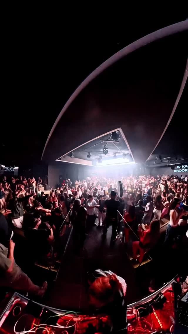 Post 7 by Tayakruzz on Instagram (video)