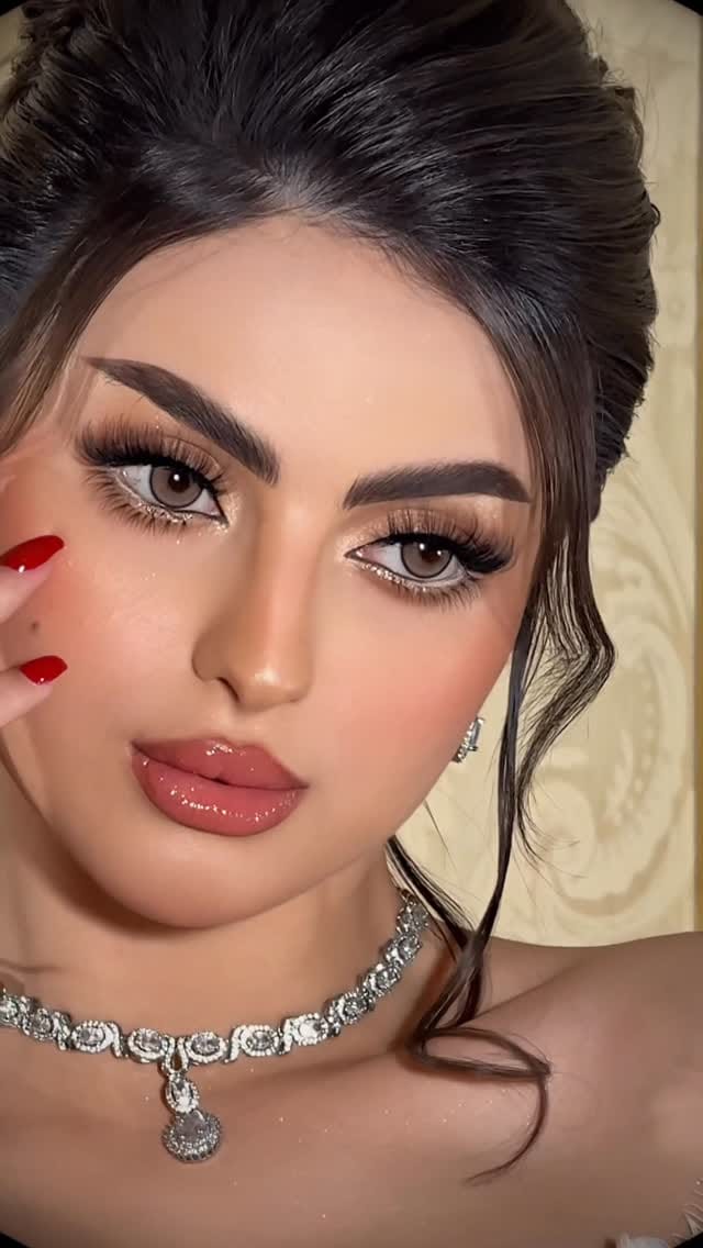 Post 4 by SAMEERA MAKEUP ARTIST 🇦🇪 on Instagram (video)