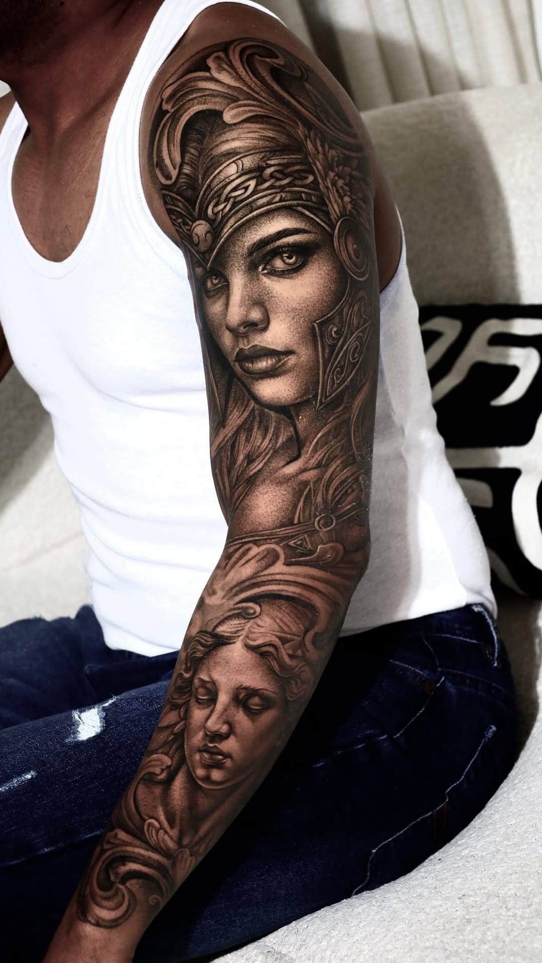 Post 6 by Maria Ramos - Tattoo Artist on Instagram (video)