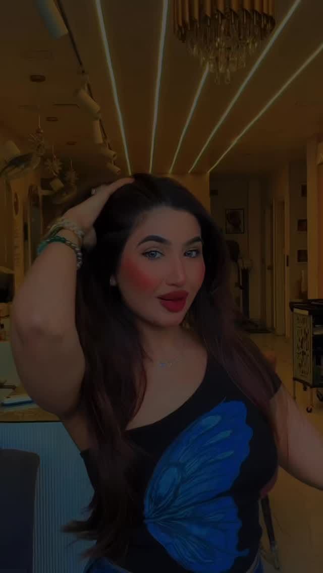 Post 4 by Muskan soni on Instagram (video)