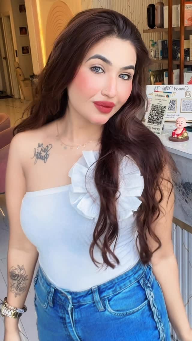 Post 6 by Muskan soni on Instagram (video)