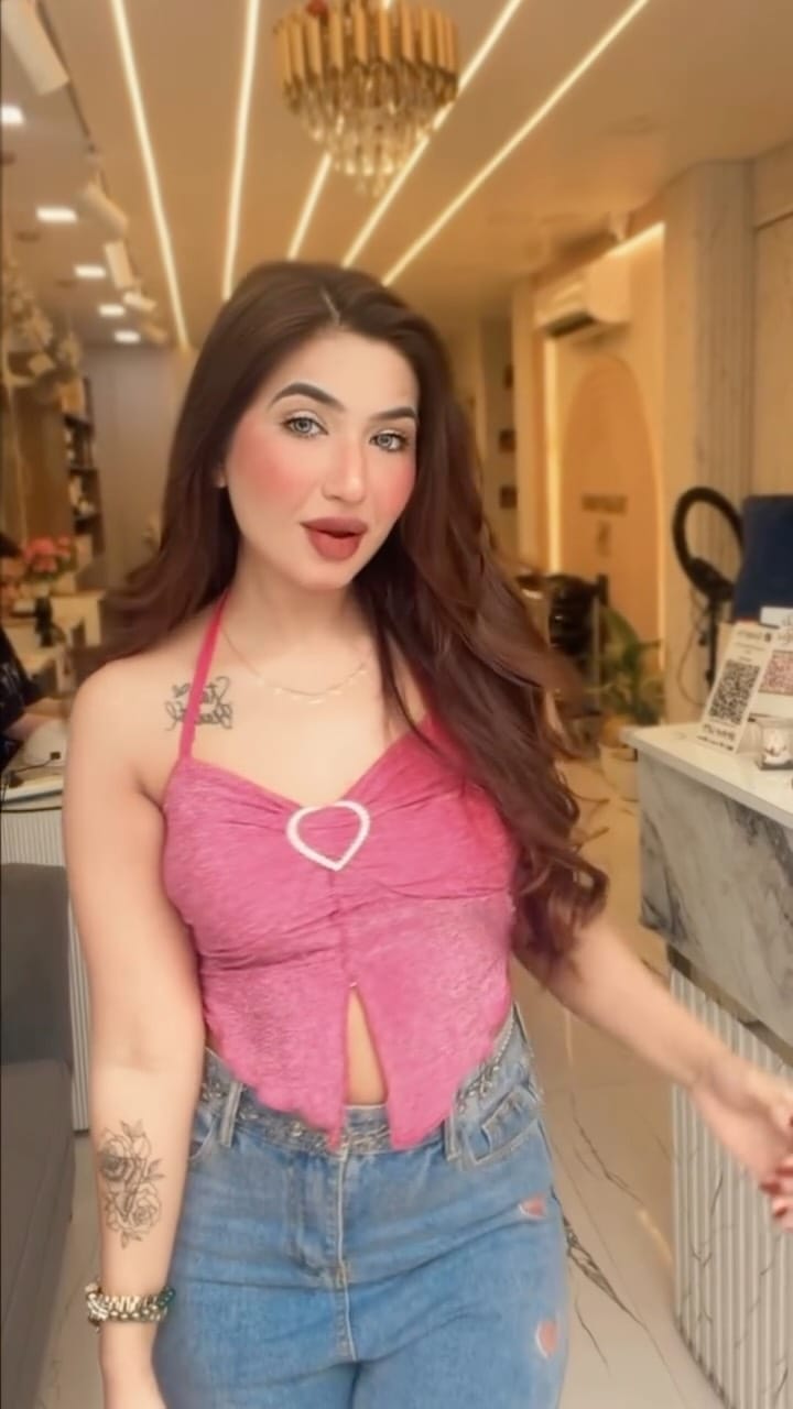 Post 7 by Muskan soni on Instagram (video)