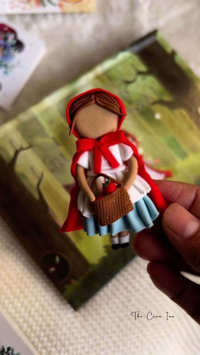 Post 9 by The Crea Inn | Polymer clay artist based in UAE 🇦🇪 on Instagram (video)