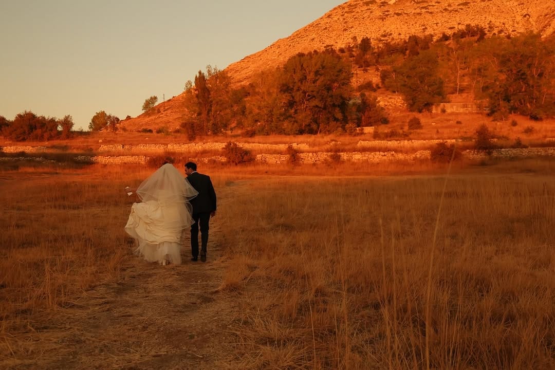 Post 6 by Tie The Knot on Instagram (carousel)