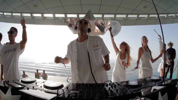 Post 3 by BOATRIDERS / yachtparty on Instagram (carousel)