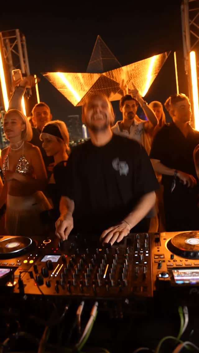 Post 10 by BOATRIDERS / yachtparty on Instagram (video)