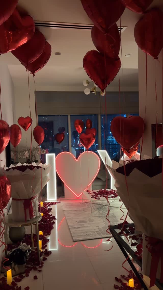 Post 4 by The Pop Shop 🎈 Luxury Balloons & Roses Dubai on Instagram (video)