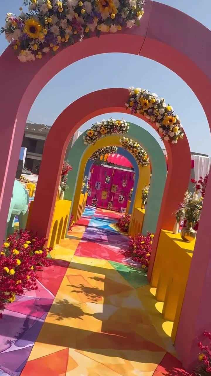 Post 10 by Uv Wedding on Instagram (video)