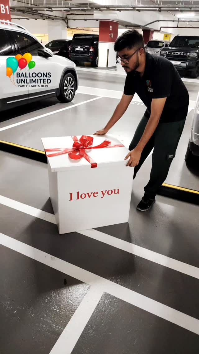Post 8 by Balloons Unlimited Dubai on Instagram (video)