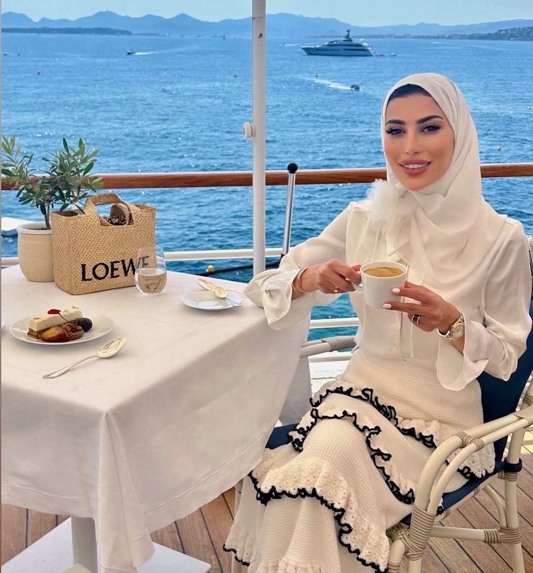 Post 1 by Dr.Amina Nabil 🇦🇪 on Instagram (carousel)