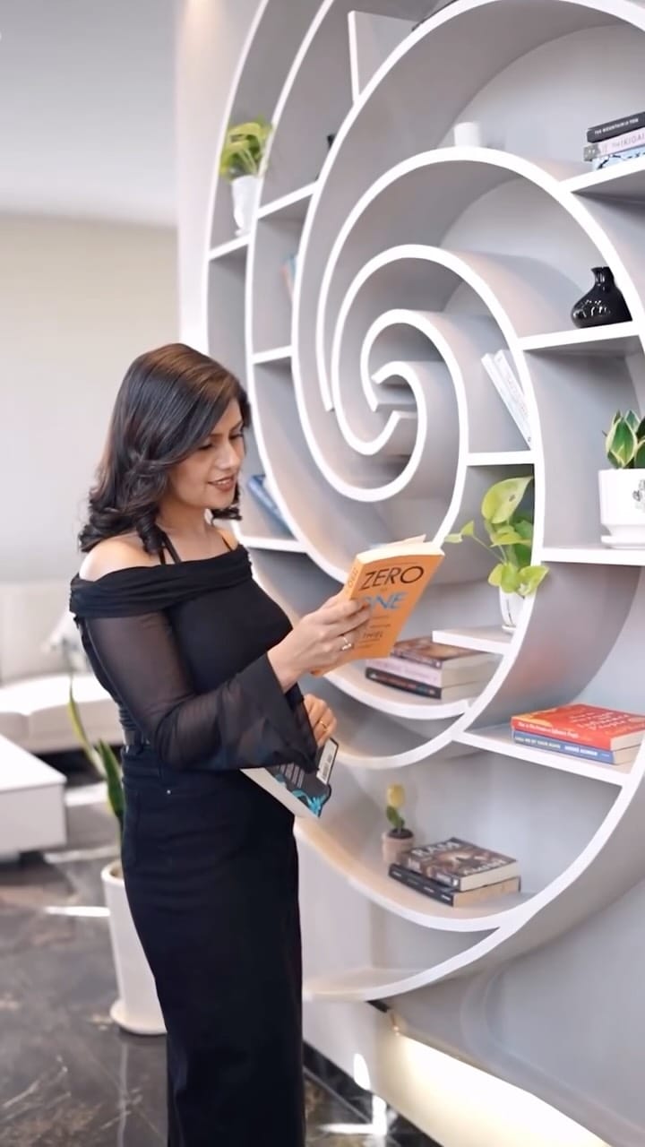 Post 3 by HELLO AESTHETICS CLINIC on Instagram (video)