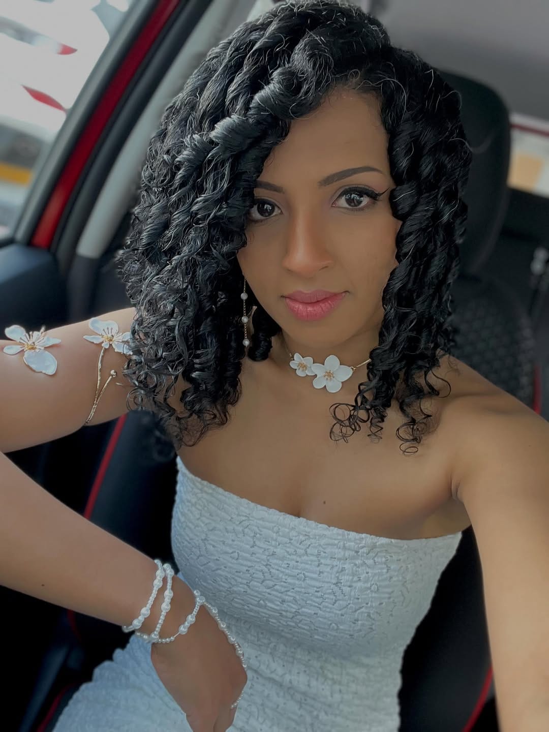 Post 6 by Hasini Perera on Instagram (image)