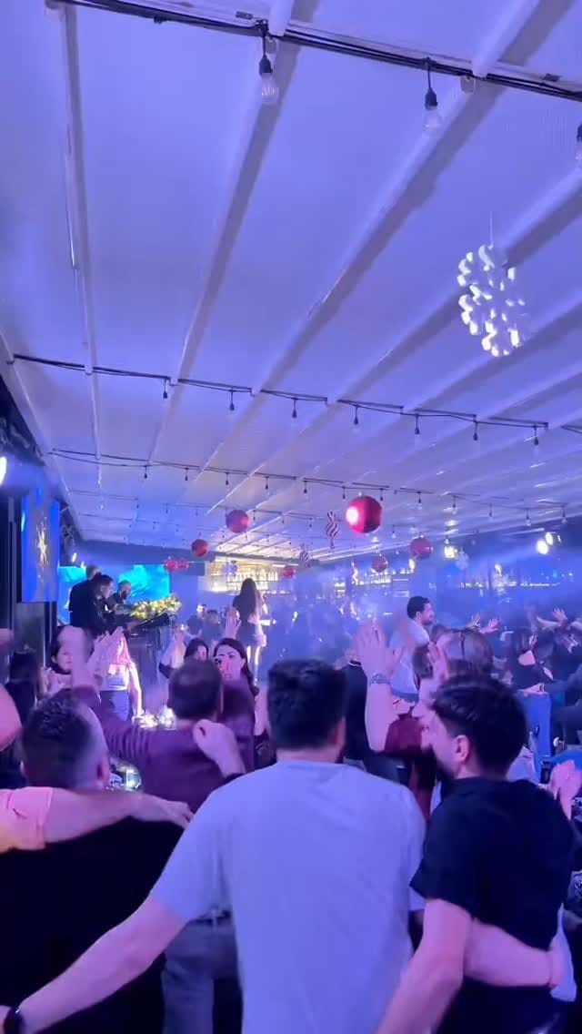 Post 5 by Pamela Farhat on Instagram (video)