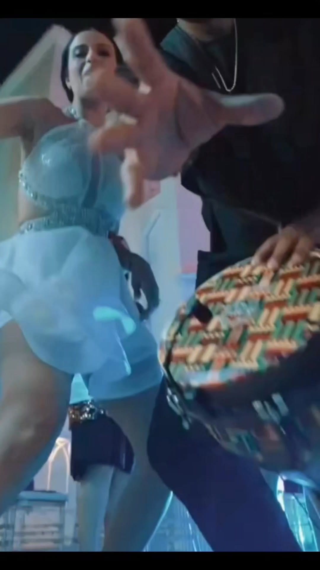 Post 6 by Lotfi Percu on Instagram (video)