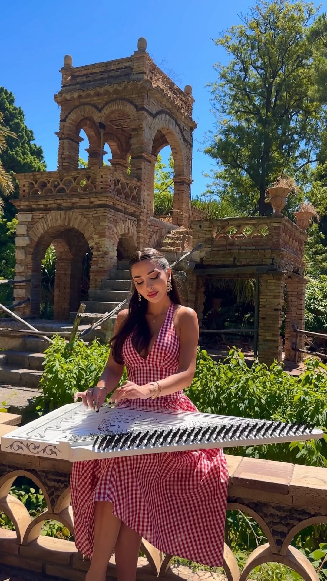 Post 1 by Bella Papikyan on Instagram (video)