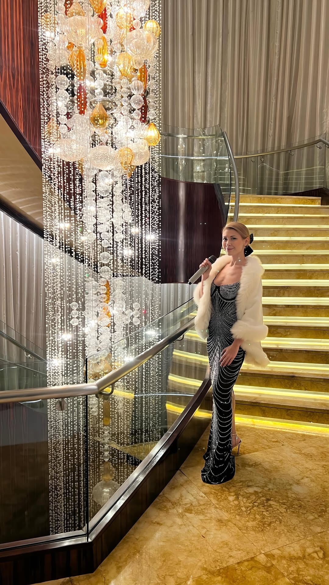 Post 4 by Polina Sandan Dubai Singer Pianist on Instagram (video)