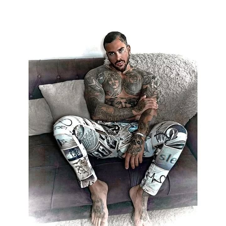 Post 2 by 𝗠𝗘𝗛𝗥𝗗𝗔𝗗𝗔𝗦𝗔𝗗𝗜 on Instagram (image)
