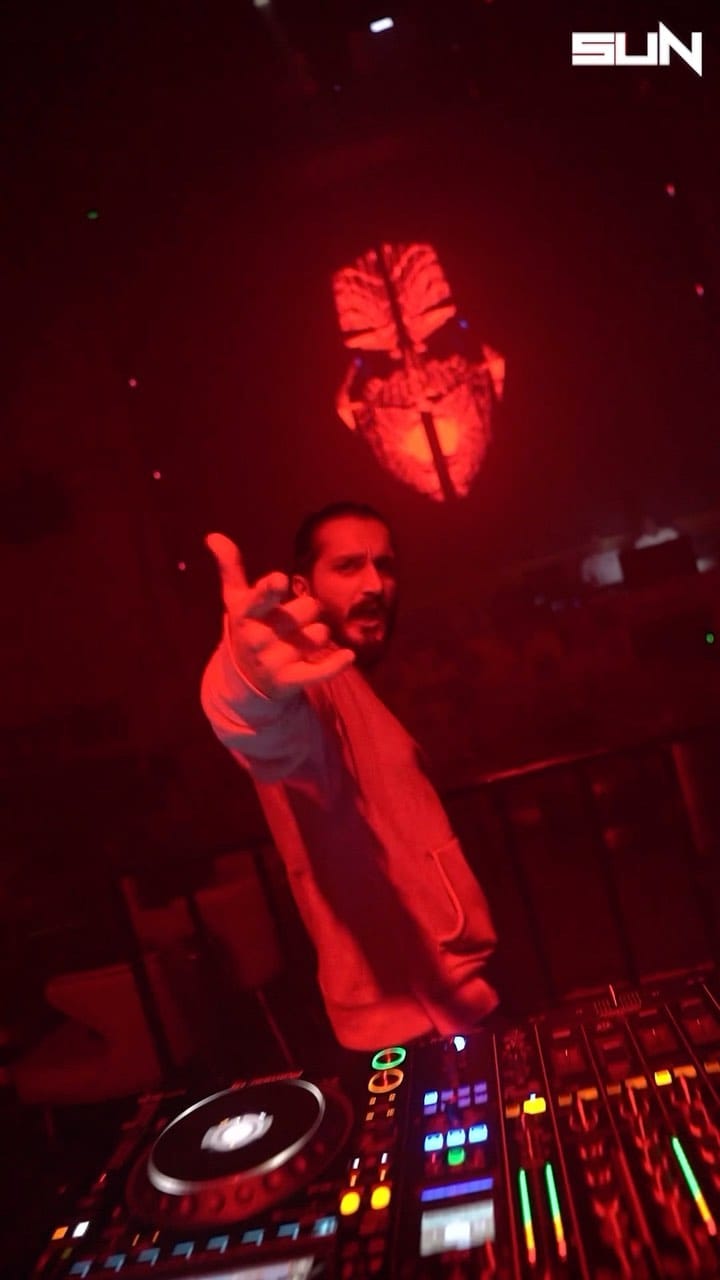 Post 9 by Sunny Jaswani on Instagram (video)