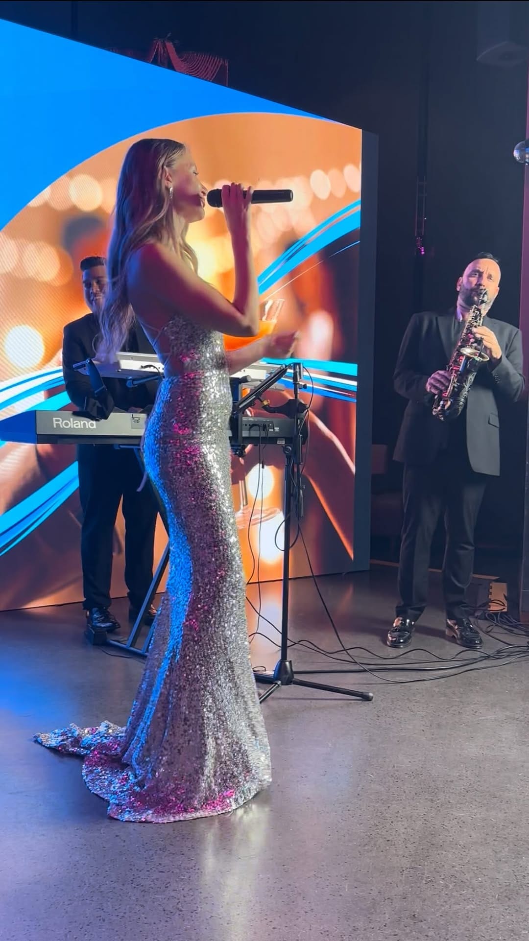 Post 8 by DUBAI SINGER Irina T🎤👩🏼💃🏼❤️ on Instagram (video)