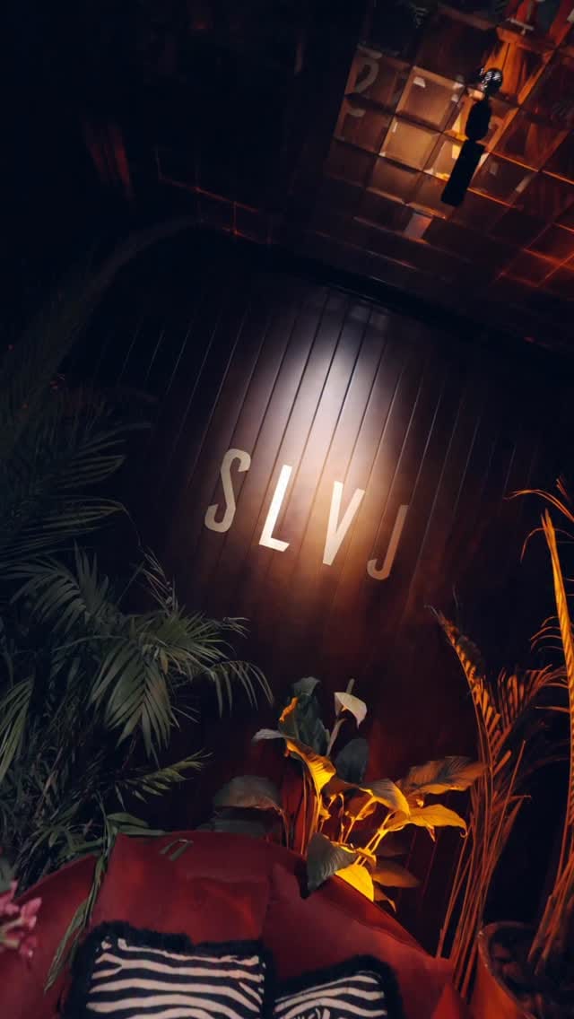 Post 2 by Karan Bhatia on Instagram (video)