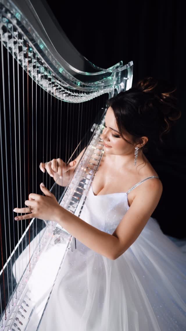 Post 5 by 🎼 Harpist In Dubai 🎼 on Instagram (video)