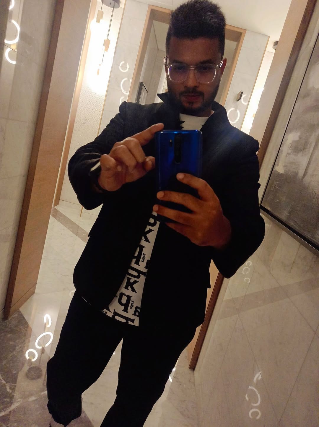 Post 10 by Deejay Shadab Shaikh (شدب شيخ) on Instagram (carousel)