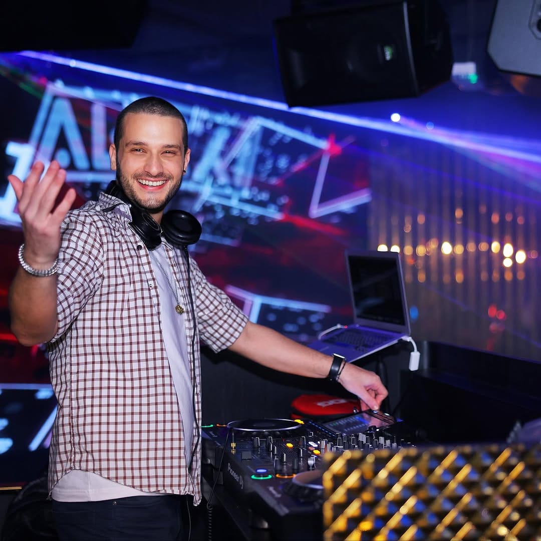 Post 6 by DJ / PRODUCER on Instagram (image)