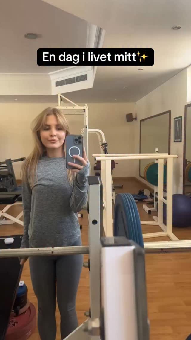 Post 4 by Emily Linge Official on Instagram (video)
