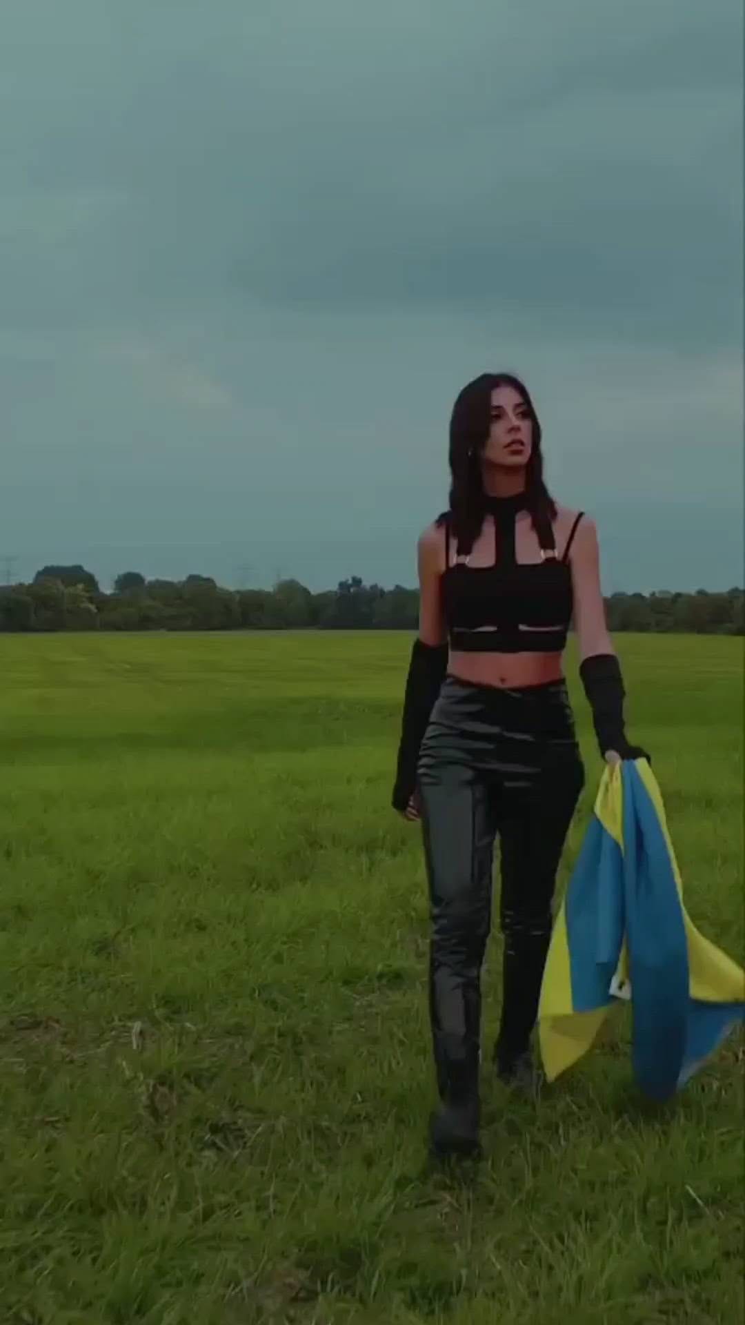 Post 10 by Igor  Tonyavin on Instagram (video)