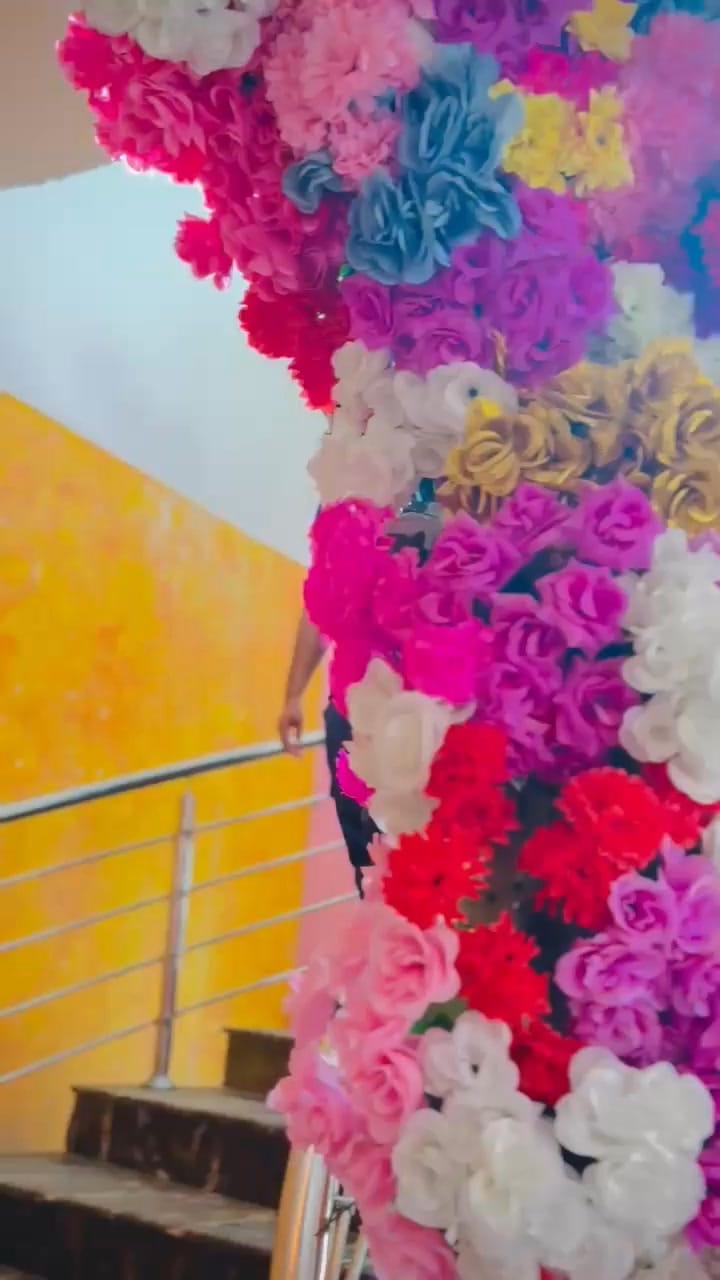 Post 8 by Raja Zia on Instagram (video)