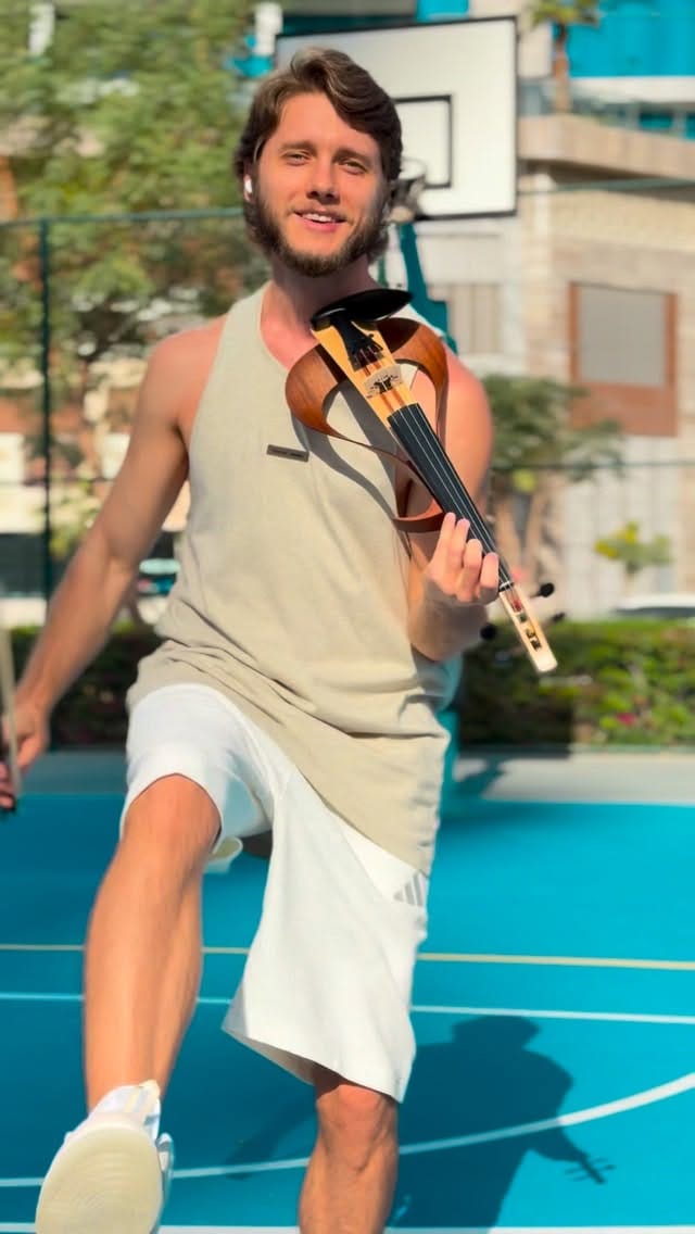 Post 6 by Violin Dubai on Instagram (video)