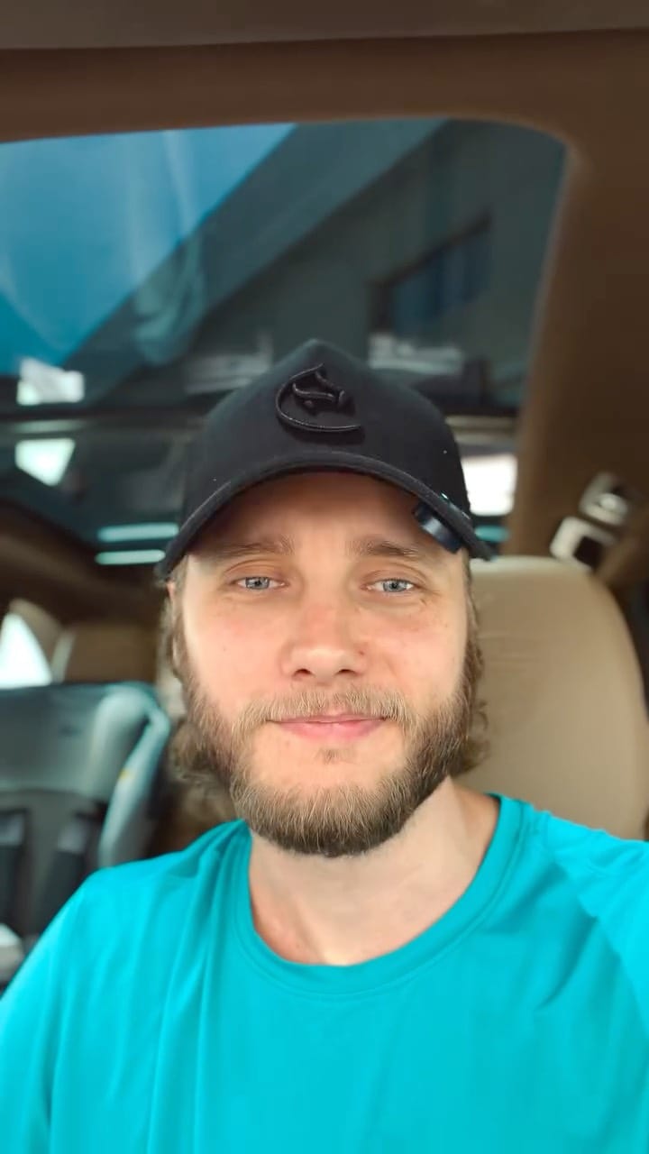 Post 3 by Violin Dubai on Instagram (video)