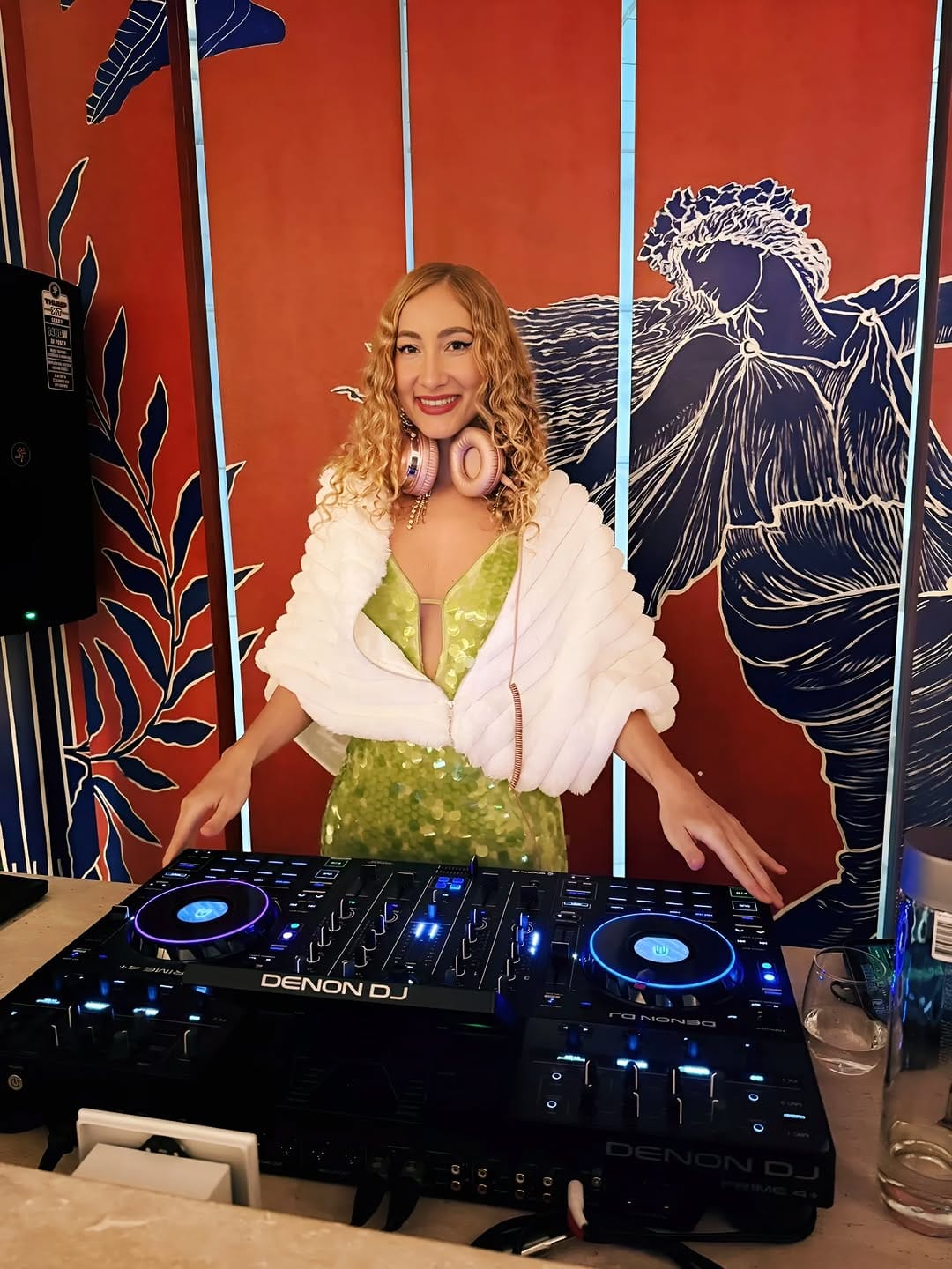 Post 4 by Singer Dj Pianist Abu Dhabi Dubai UAE on Instagram (image)