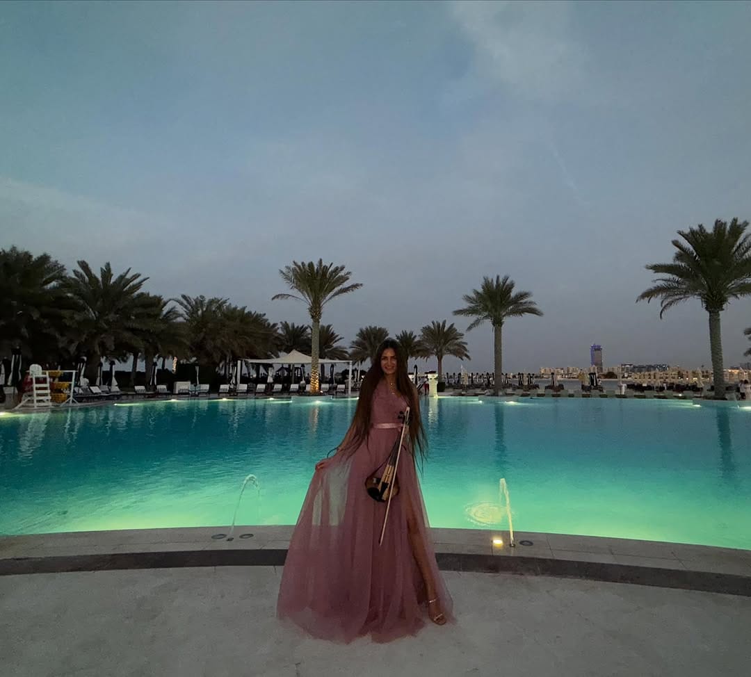 Post 2 by Ksenia Kot 🎻Violin & Dj 🎧 Musician in Dubai, Abu Dhabi, UAE 🇦🇪 on Instagram (image)