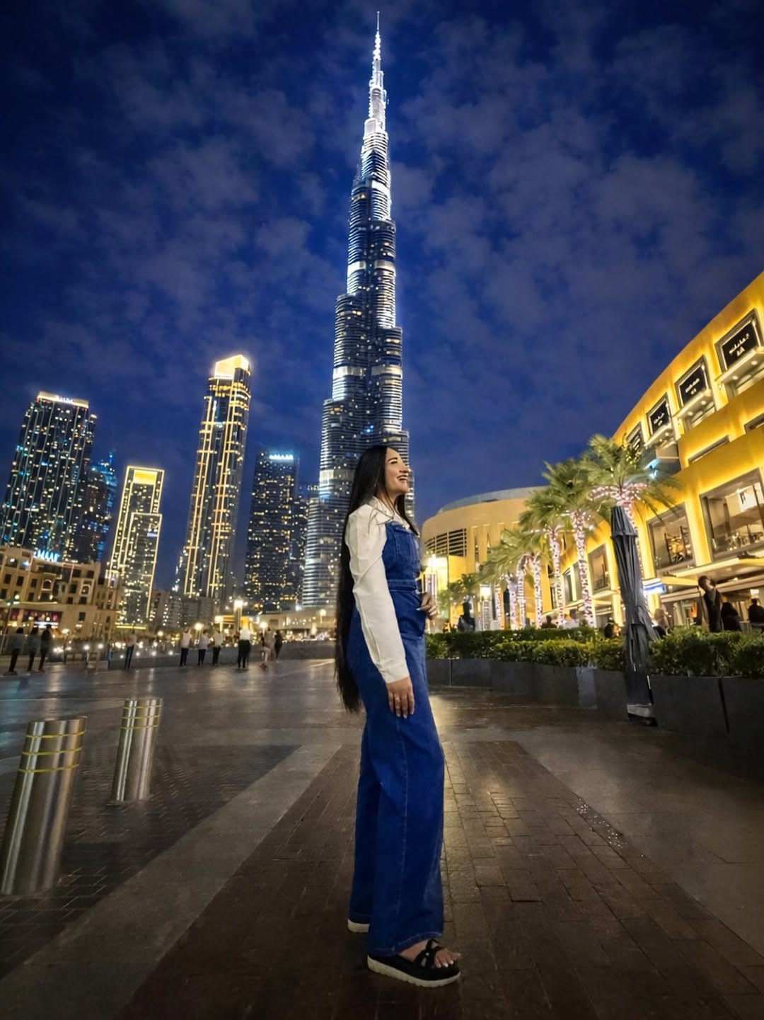 Post 5 by Amna Riaz on Instagram (image)
