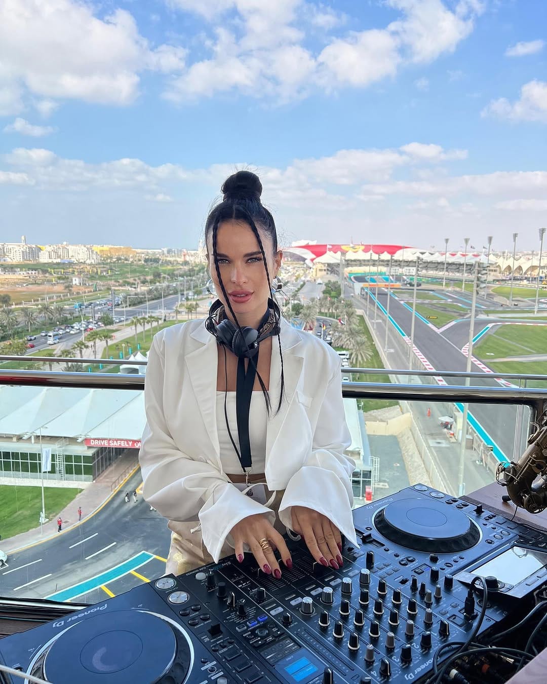 Post 5 by DJ LINS on Instagram (carousel)