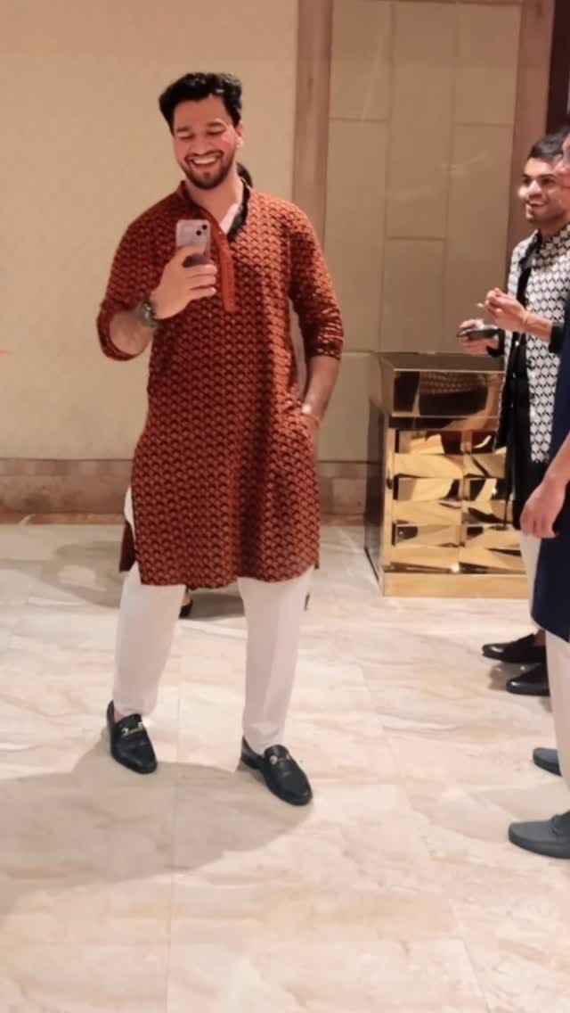 Post 6 by Shakti Khatri on Instagram (video)