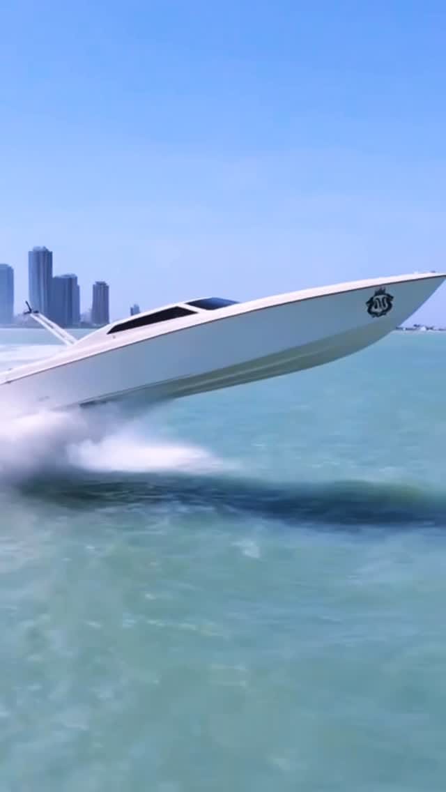 Post 10 by Oskar Garcia on Instagram (video)
