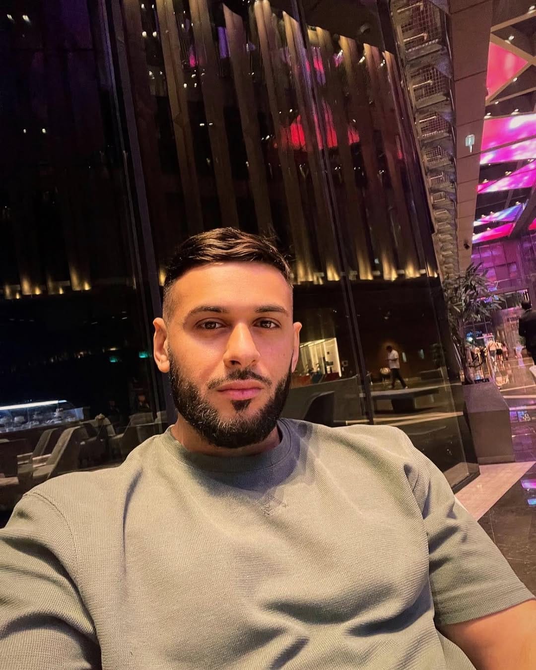 Post 6 by Imran on Instagram (image)