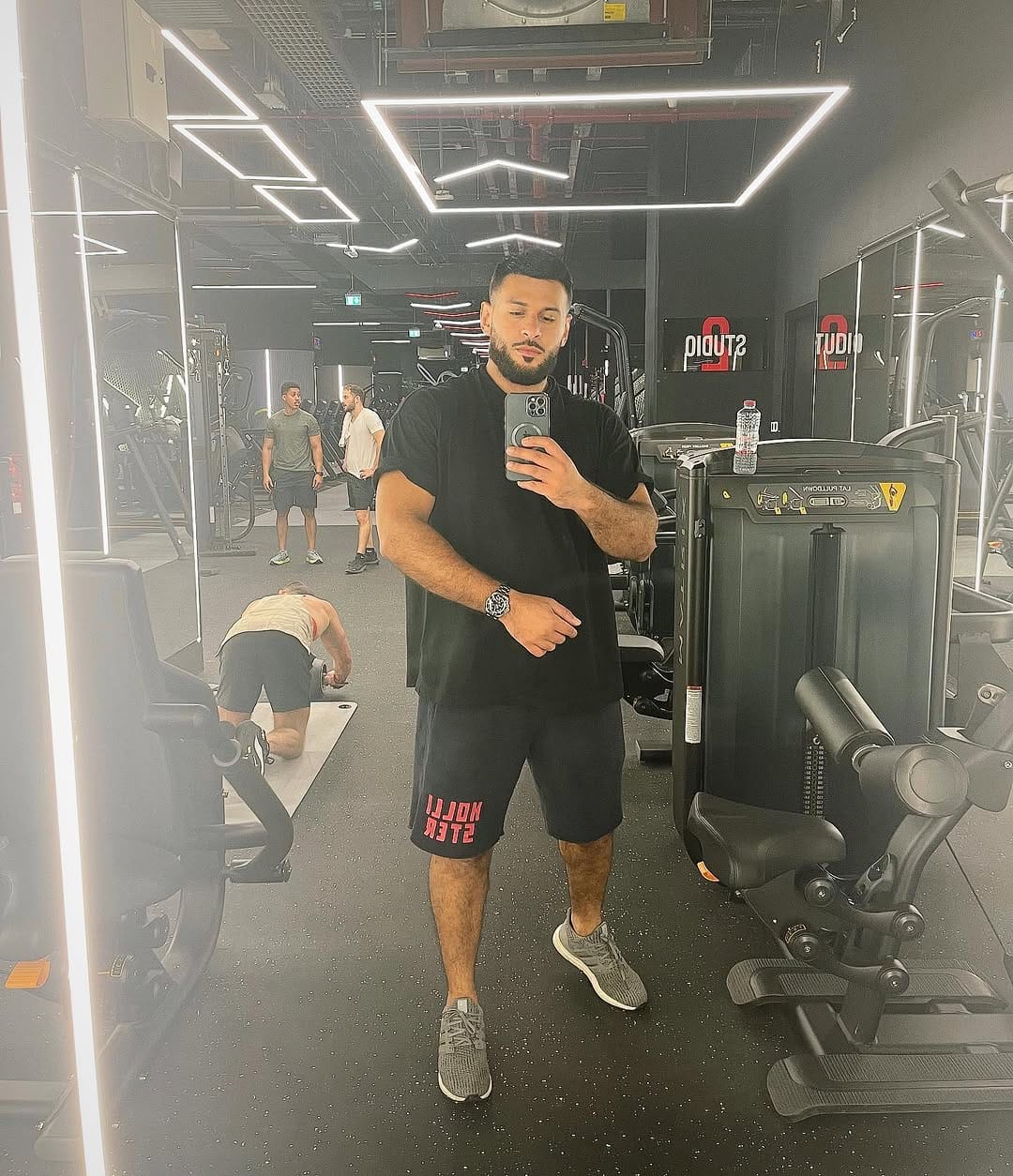 Post 4 by Imran on Instagram (image)