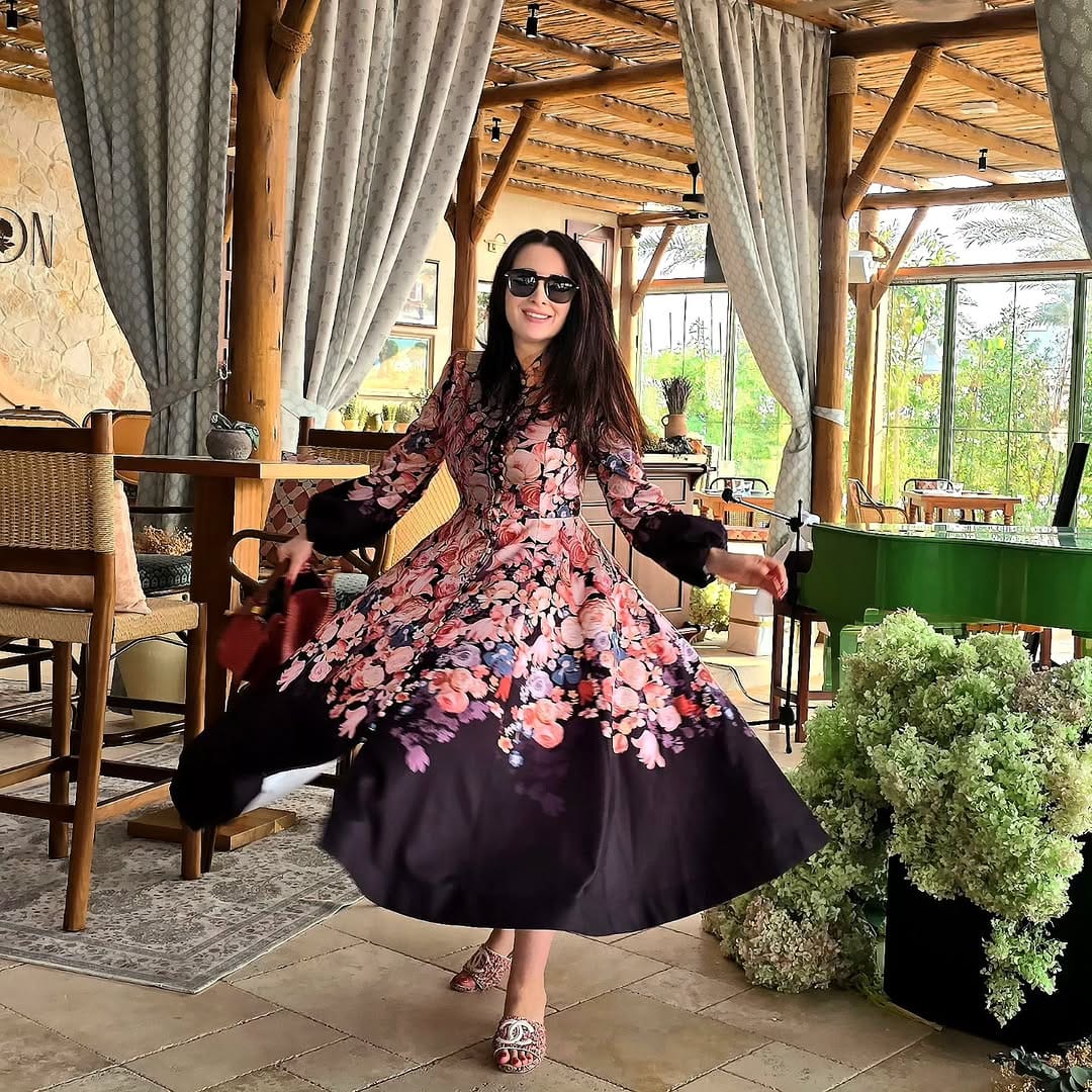 Post 9 by Claudia Florentina on Instagram (image)