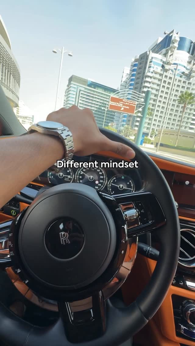 Post 6 by EMAD ALI on Instagram (video)